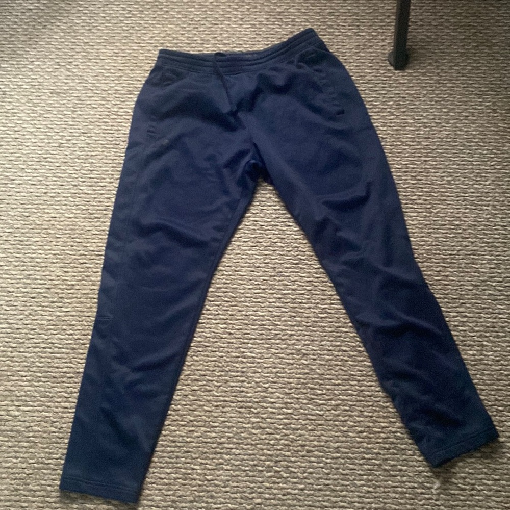 Under Amor pants